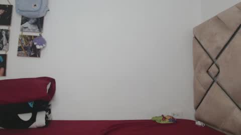 Snapshot of chloe_vahos chatting on November 13, 2025, 5:01 pm Chloe online show from November 13, 2025, 5:01 pm