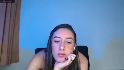Snapshot of chloe_vahos chatting on November 25, 2025, 8:09 pm Chloe online show from November 25, 2025, 8:09 pm