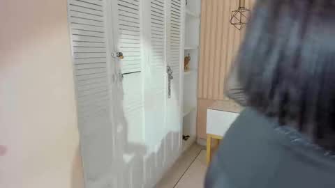   online show from September 11, 2025, 5:02 pm