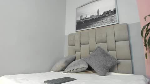   online show from October 5, 2025, 3:21 pm