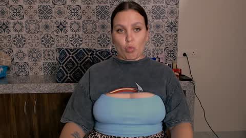 Eva and Sandra online show from February 8, 2025, 10:40 pm