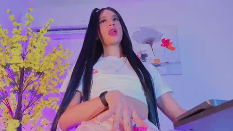 Im Chloe    independent account      online show from October 27, 2025, 11:52 pm