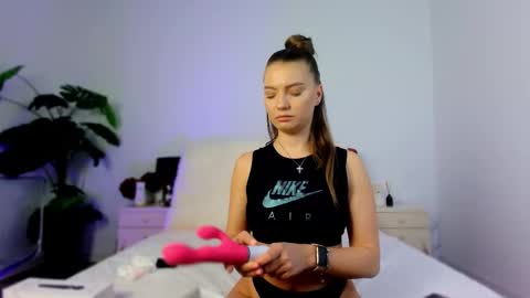 Chloe online show from January 19, 2026, 6:17 am