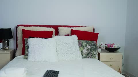 Chloe online show from May 14, 2026, 3:57 am