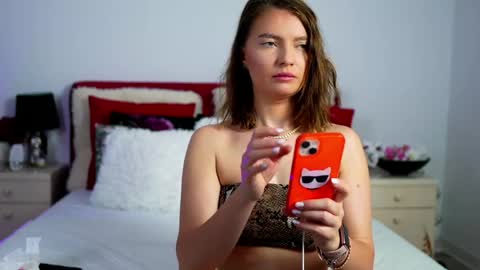 Chloe online show from May 27, 2026, 7:27 am