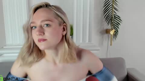 Snapshot of chloedeccker chatting on May 27, 2026, 1:13 am Chloe Deccker online show from May 27, 2026, 1:13 am