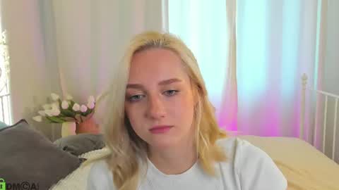 Chloe Deccker online show from July 3, 2026, 1:01 am
