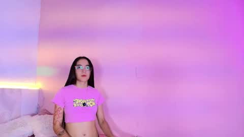 chloeh18 online show from June 12, 2026, 4:00 am