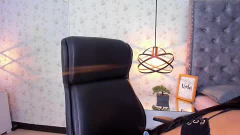  Chloe Harper  online show from November 1, 2025, 12:40 pm