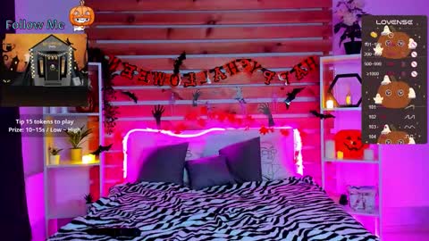 Chloe online show from October 25, 2025, 1:35 am