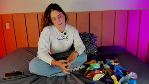 Snapshot of chloemonet_ chatting on June 2, 2026, 9:39 pm chloemonet_ online show from June 2, 2026, 9:39 pm