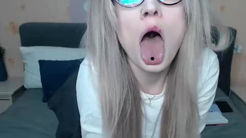 Snapshot of chloemurmeow chatting on October 23, 2025, 1:16 am chloemurmeow online show from October 23, 2025, 1:16 am