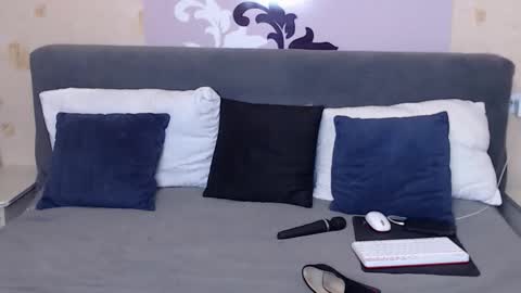 chloemurmeow online show from November 22, 2025, 10:31 pm