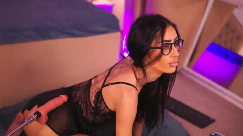 Snapshot of chloeobrilx chatting on December 18, 2025, 6:41 am Chlo online show from December 18, 2025, 6:41 am