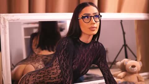 Chlo online show from May 19, 2026, 3:24 am
