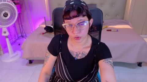 Chloe rosse online show from March 18, 2026, 1:31 am