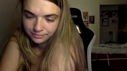 Snapshot of chloesays chatting on December 4, 2025, 11:24 pm Chloe Lane online show from December 4, 2025, 11:24 pm