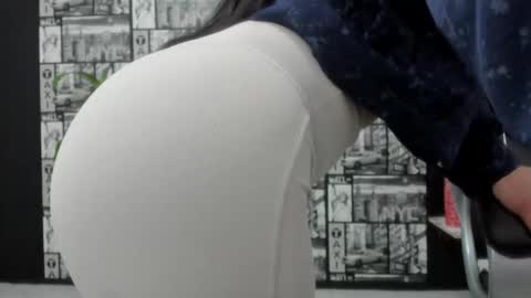 ChloeTurner  online show from January 1, 2025, 12:33 pm