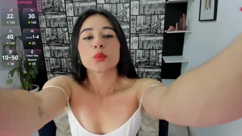 ChloeTurner  online show from March 9, 2025, 12:31 pm