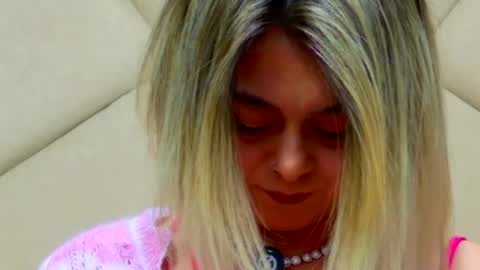 Chloe Vee online show from May 20, 2026, 5:35 am
