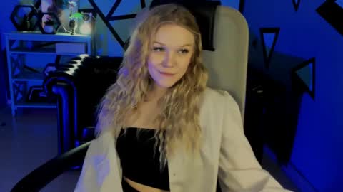 ChloeWight online show from April 7, 2026, 11:21 am