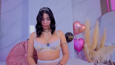 Chlooe online show from November 3, 2025, 1:19 am