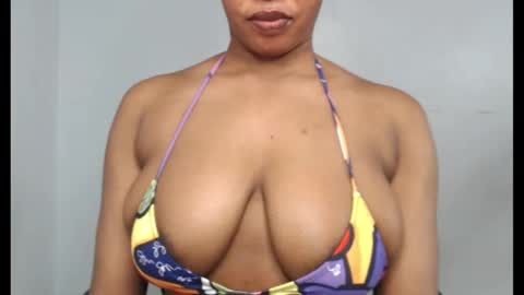 ESTHER online show from October 18, 2025, 4:19 pm