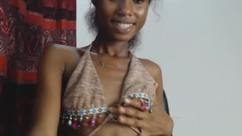 choco_petitqueen online show from December 10, 2024, 7:22 pm