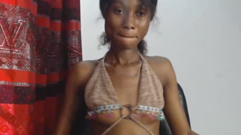 choco_petitqueen online show from December 29, 2024, 3:03 pm