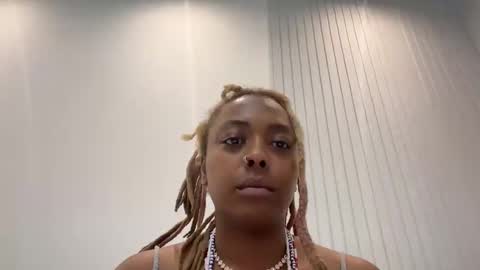 Snapshot of chocolatecakequeen chatting on December 1, 2024, 11:58 pm ChocolateCakeQueen online show from December 1, 2024, 11:58 pm