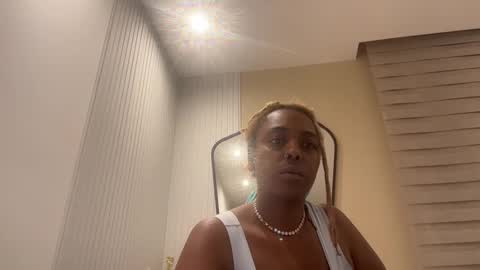 Snapshot of chocolatecakequeen chatting on December 3, 2024, 6:37 am ChocolateCakeQueen online show from December 3, 2024, 6:37 am