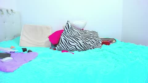   online show from December 13, 2024, 3:43 pm