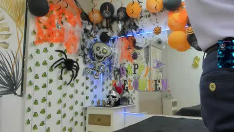 Snapshot of choreythaiylor chatting on October 25, 2025, 2:24 pm Chorey Thaylor online show from October 25, 2025, 2:24 pm