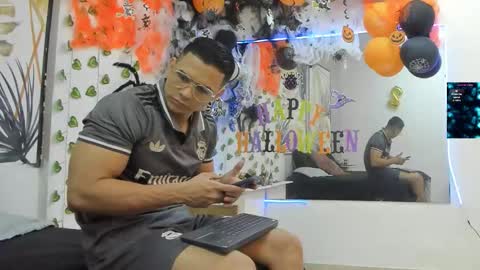 Snapshot of choreythaiylor chatting on November 2, 2025, 2:30 pm Chorey Thaylor online show from November 2, 2025, 2:30 pm