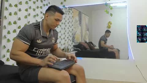 Snapshot of choreythaiylor chatting on November 15, 2025, 2:57 pm Chorey Thaylor online show from November 15, 2025, 2:57 pm