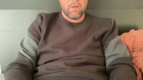 Snapshot of chris13abcd chatting on October 4, 2025, 3:32 pm chris13abcd online show from October 4, 2025, 3:32 pm