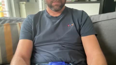 Snapshot of chris13abcd chatting on December 2, 2025, 12:21 pm chris13abcd online show from December 2, 2025, 12:21 pm