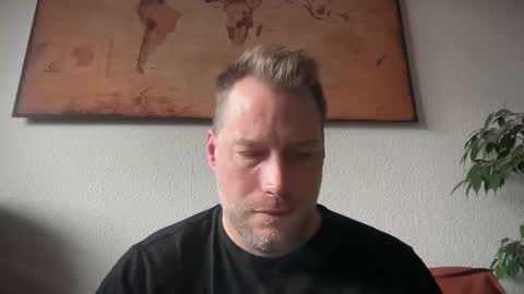 Snapshot of chris2024x chatting on November 30, 2025, 9:13 am Christian online show from November 30, 2025, 9:13 am