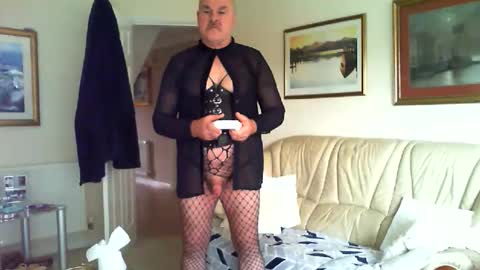 chris898902 online show from November 3, 2025, 12:06 pm