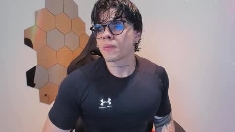 Snapshot of chris_cooperr chatting on December 4, 2025, 2:32 am Chris Cooper Independent model online show from December 4, 2025, 2:32 am