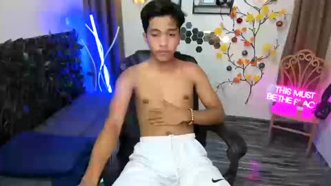 chris_hardfucker online show from December 17, 2025, 3:34 am