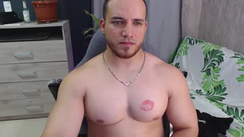 chris_huntter online show from February 19, 2025, 1:29 am