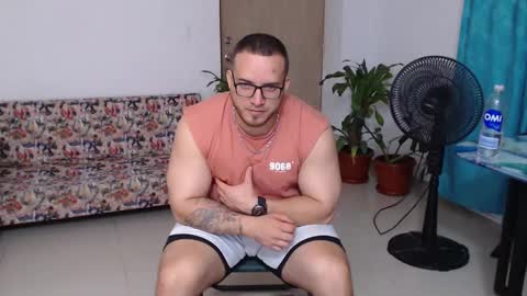chris_huntter online show from September 18, 2025, 12:01 am