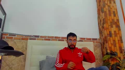 chris_kizz online show from December 5, 2024, 11:16 am