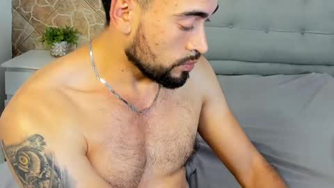 chris_kizz online show from December 19, 2024, 9:51 am