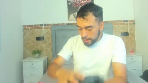 chris_kizz online show from December 20, 2024, 11:21 am