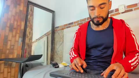 chris_kizz online show from December 31, 2024, 6:13 pm