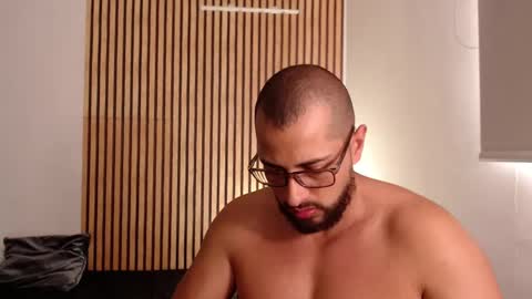 Snapshot of chris_magnum_ chatting on November 3, 2025, 7:04 pm cris Twitter magnum101010 insta magnumc20 online show from November 3, 2025, 7:04 pm