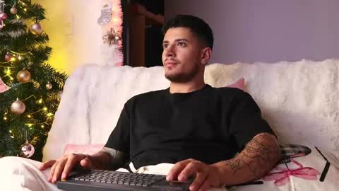 chris_morton online show from December 12, 2024, 3:10 am