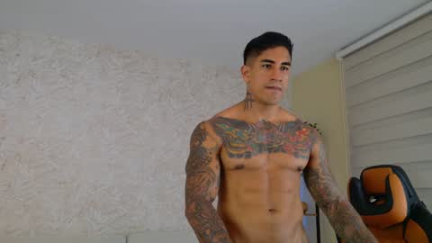 Snapshot of chris_reilly chatting on December 21, 2024, 10:30 pm chris reilly online show from December 21, 2024, 10:30 pm